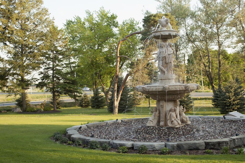 Elm Hurst Inn & Spa Ингерсолл Экстерьер фото