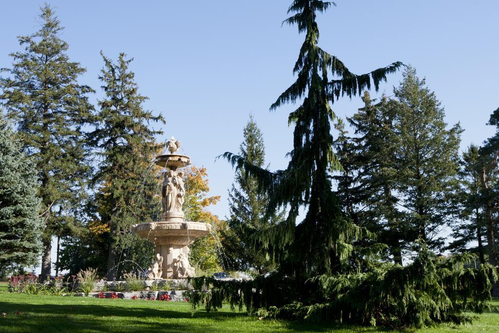 Elm Hurst Inn & Spa Ингерсолл Экстерьер фото