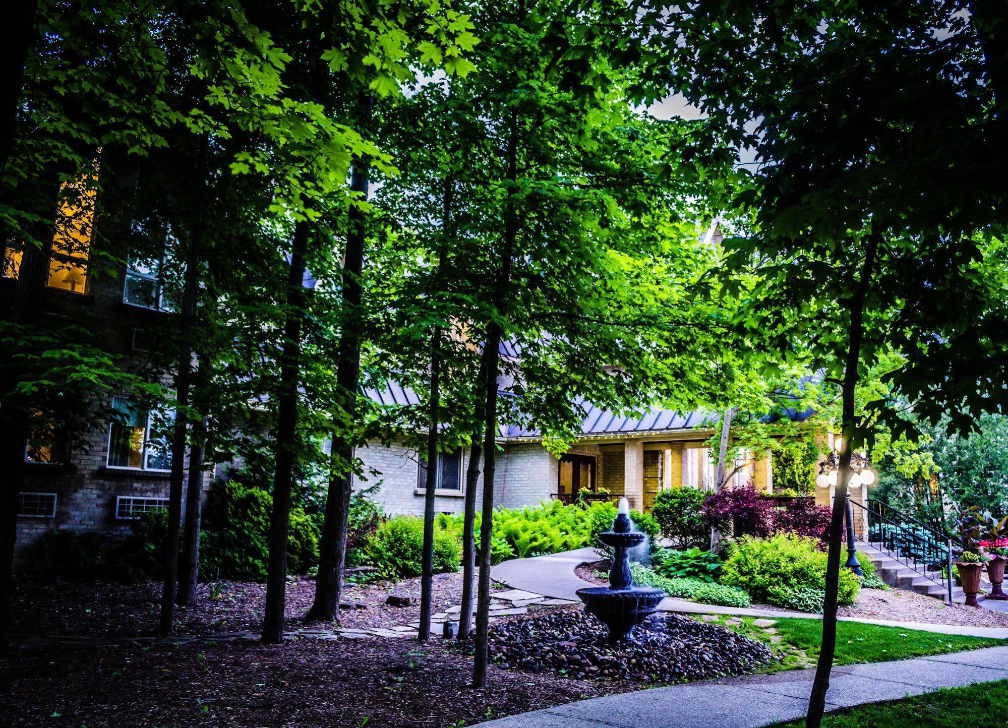 Elm Hurst Inn & Spa Ингерсолл Экстерьер фото